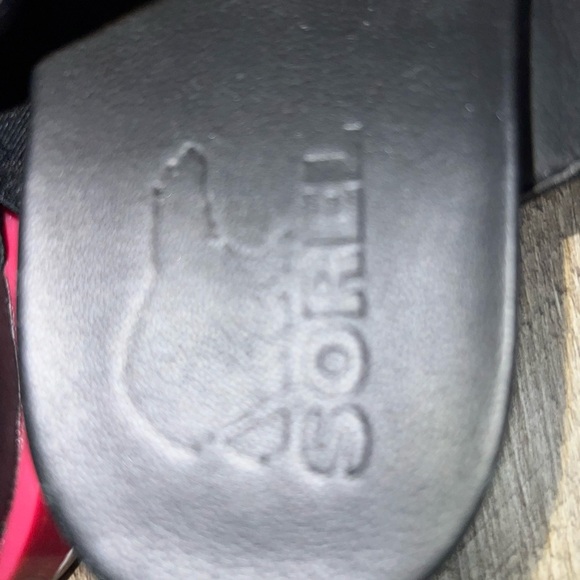 Sorel Slip-On Sandals - Picture 3 of 4